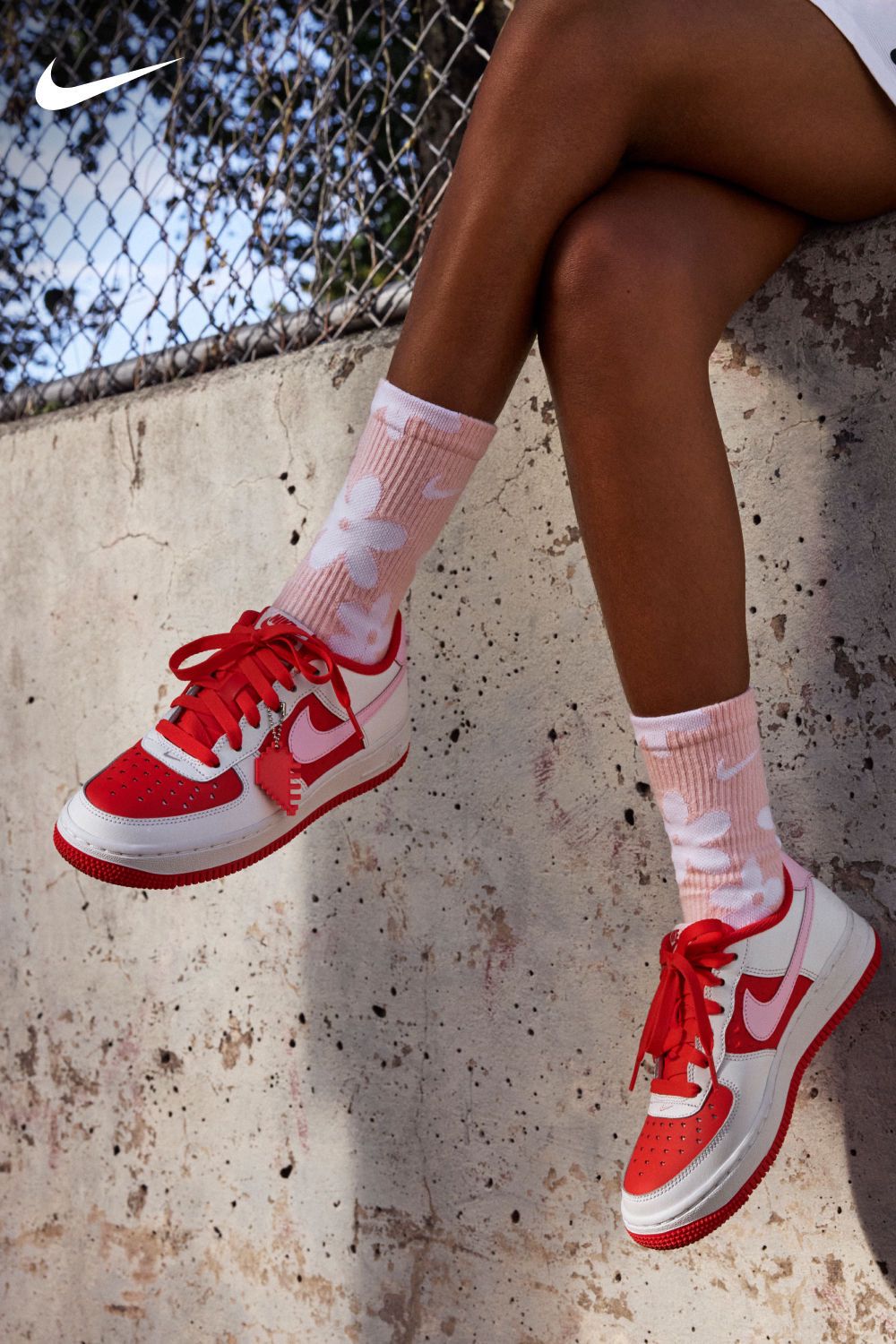 NIKE AIRFORCE ONE VALENTINE 2025